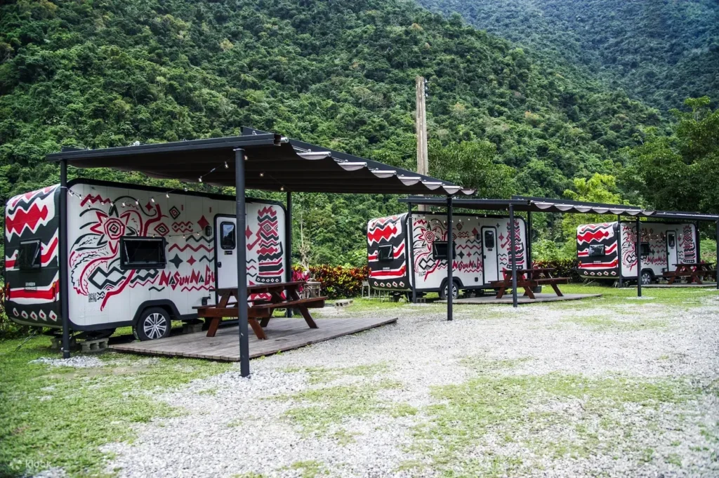 那山那谷露營車．泰雅圖騰帳空手露營