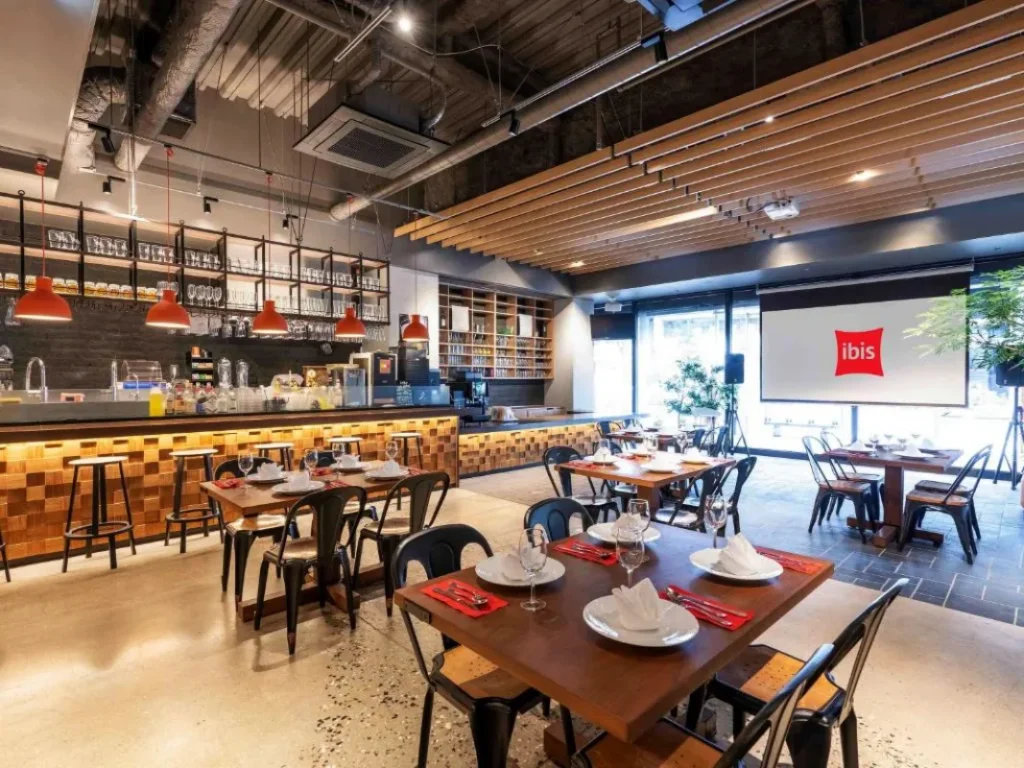 大阪梅田宜必思飯店