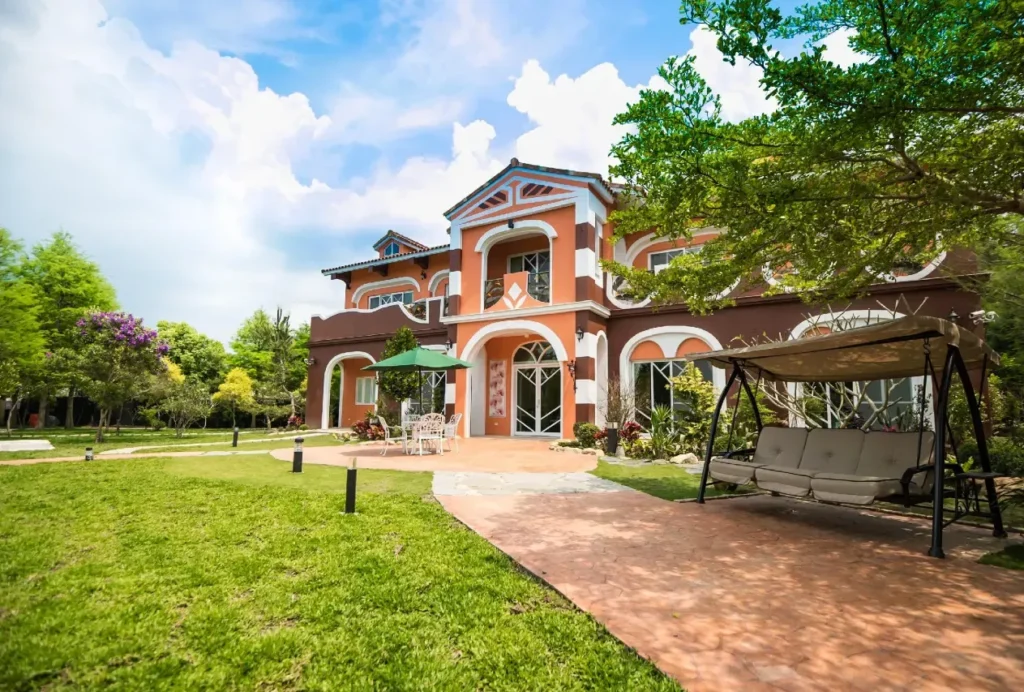 山閱聖堡羅莊園